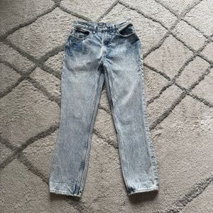 Abercrombie and Fitch mom jeans high rise acid wash slim taper 25 / 0